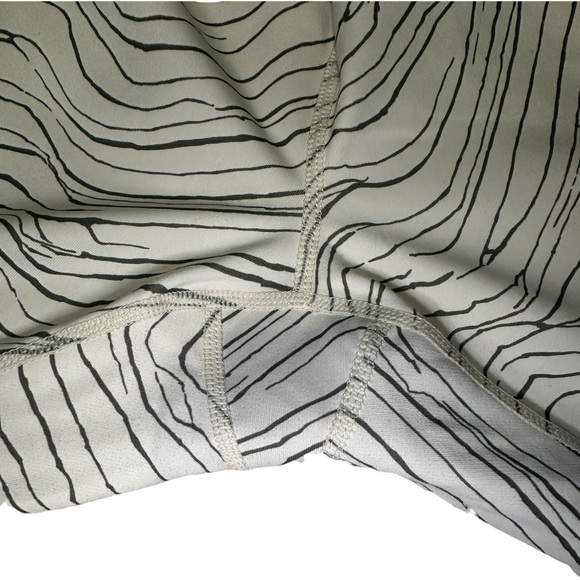 Core 10 Athletic Capri Leggings - Picture 4 of 6